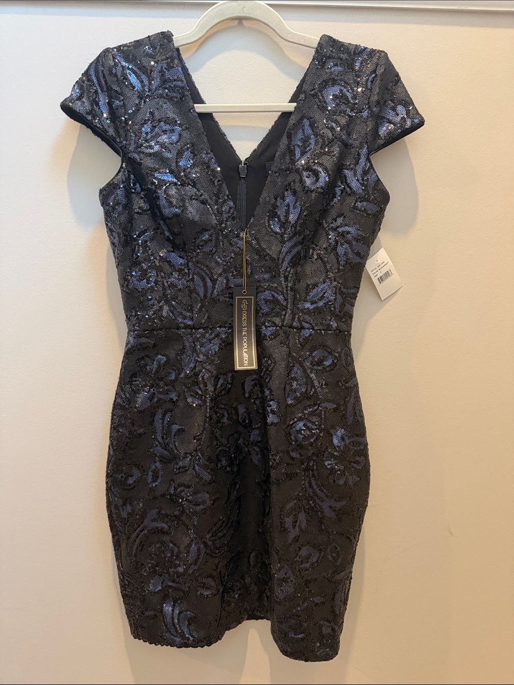 NWT Dress the Population Black and Navy Sequin V-Neck Cocktail Dress Sz S